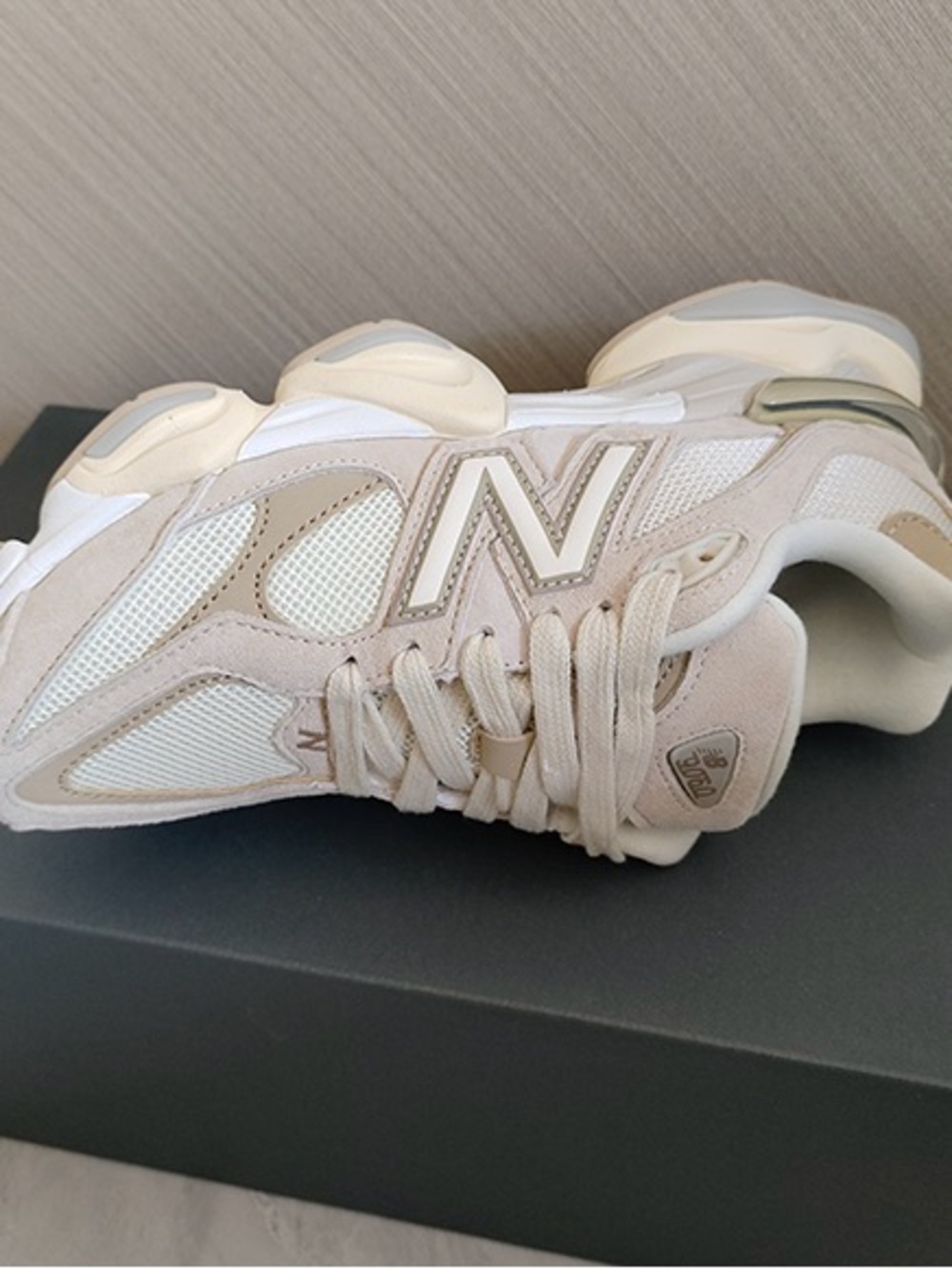 New Balance Women's Chunky Trainer in Beige and Cream - Picture 6 of 6